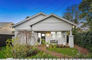 Beautiful Californian Bungalow in Geelong West