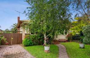 Beautiful "renovator" in Manifold Heights