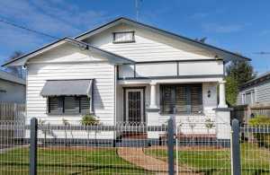 Cute weatherboard in Rippleside